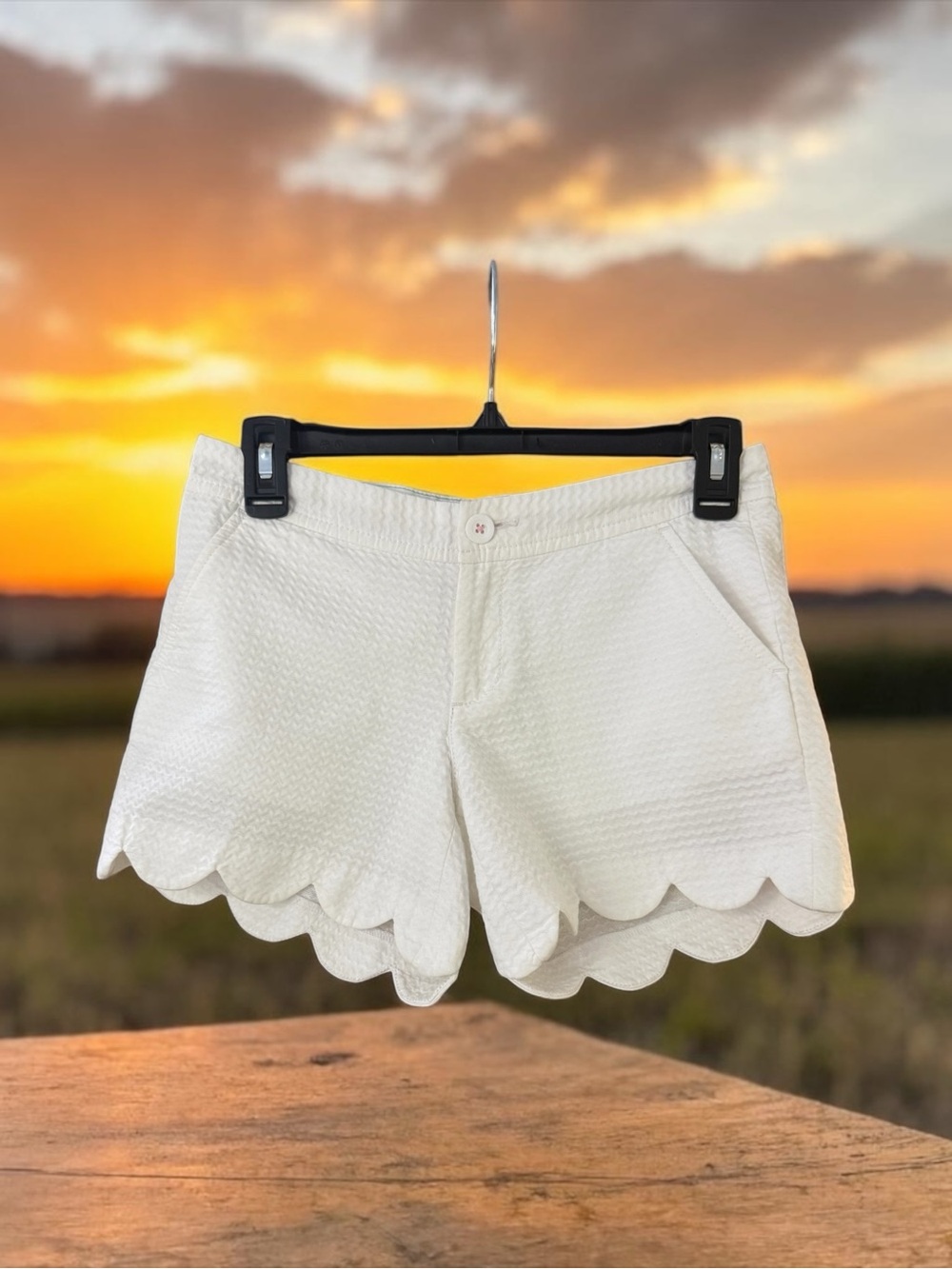 Lilly Pulitzer White Scallop-Hem Shorts